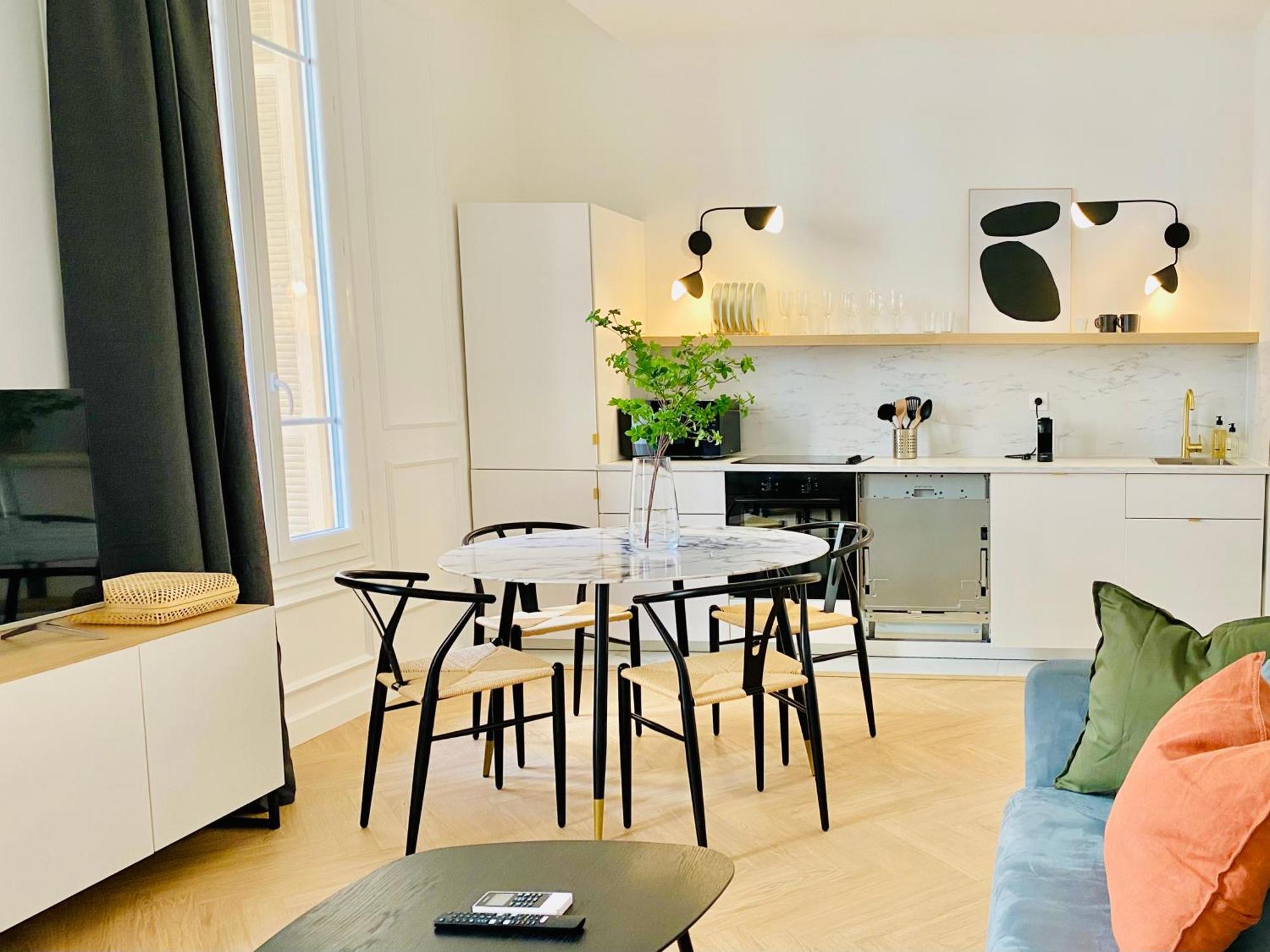 Apartment Newly Renovated With Balcony, Ac, Fiber Internet